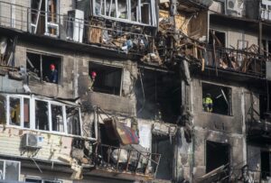 Cuatro muertos en un ataque masivo ruso contra Kiev